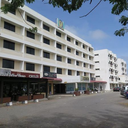 Sea View Resort Hotel & Apartments Kuala Belait Exterior foto