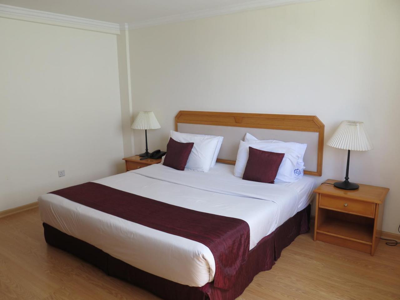 Sea View Resort Hotel & Apartments Kuala Belait Exterior foto
